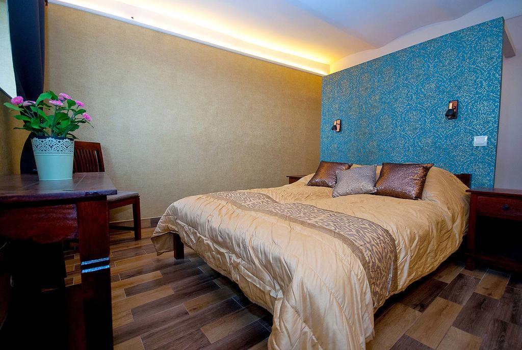 Aradi Apartman Печ Екстериор снимка