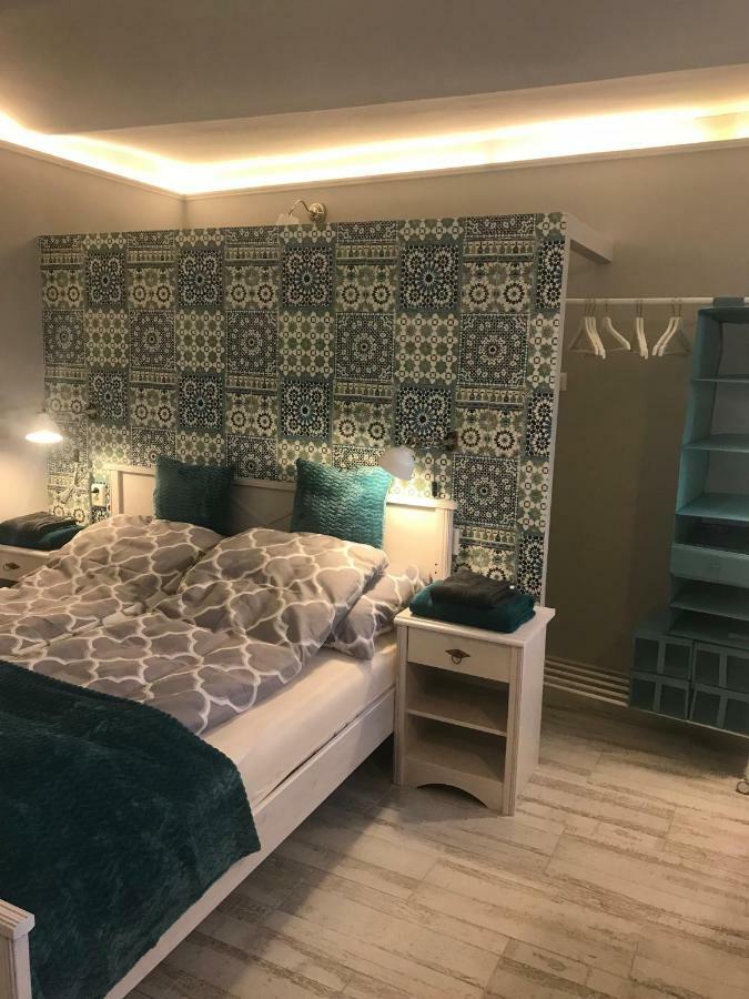 Aradi Apartman Печ Екстериор снимка