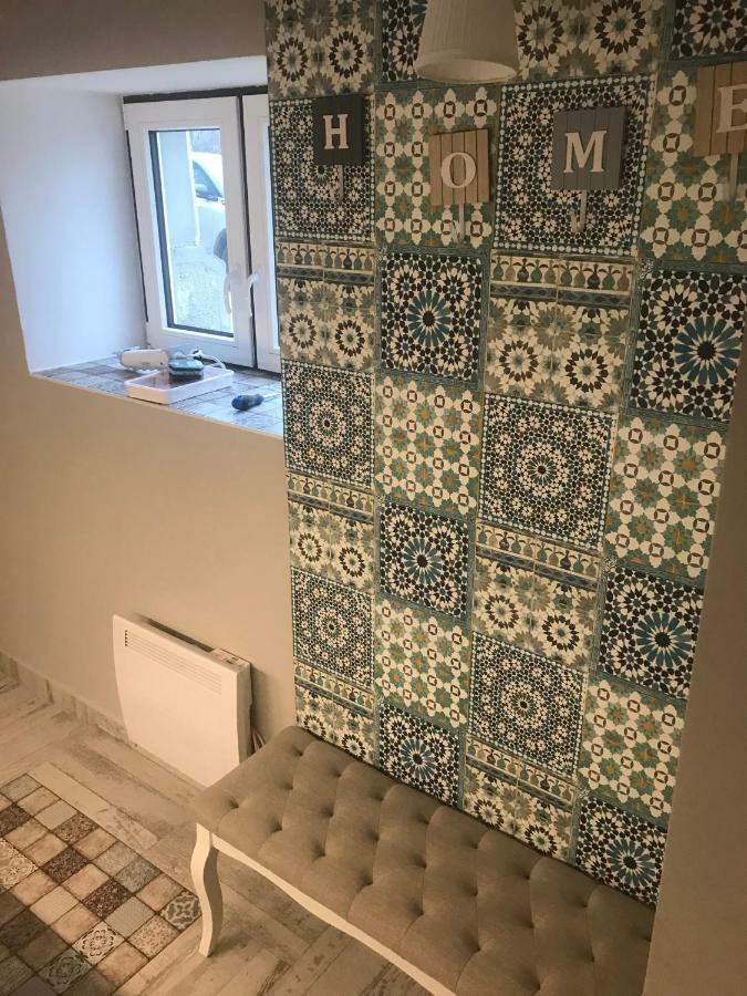 Aradi Apartman Печ Екстериор снимка